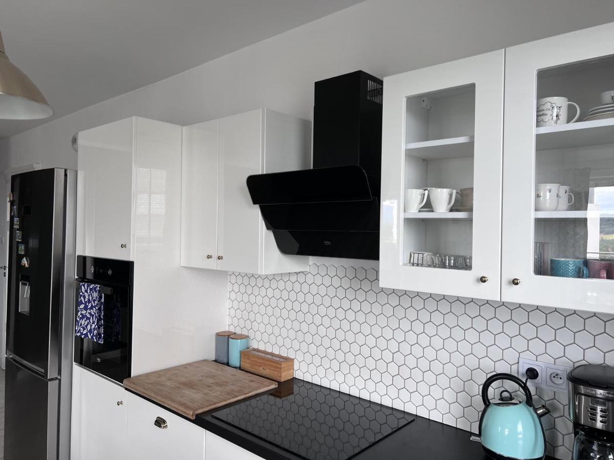 Apartament Z Tarasem Na Osiedlu Rakownica Jelenia Góra Exteriör bild