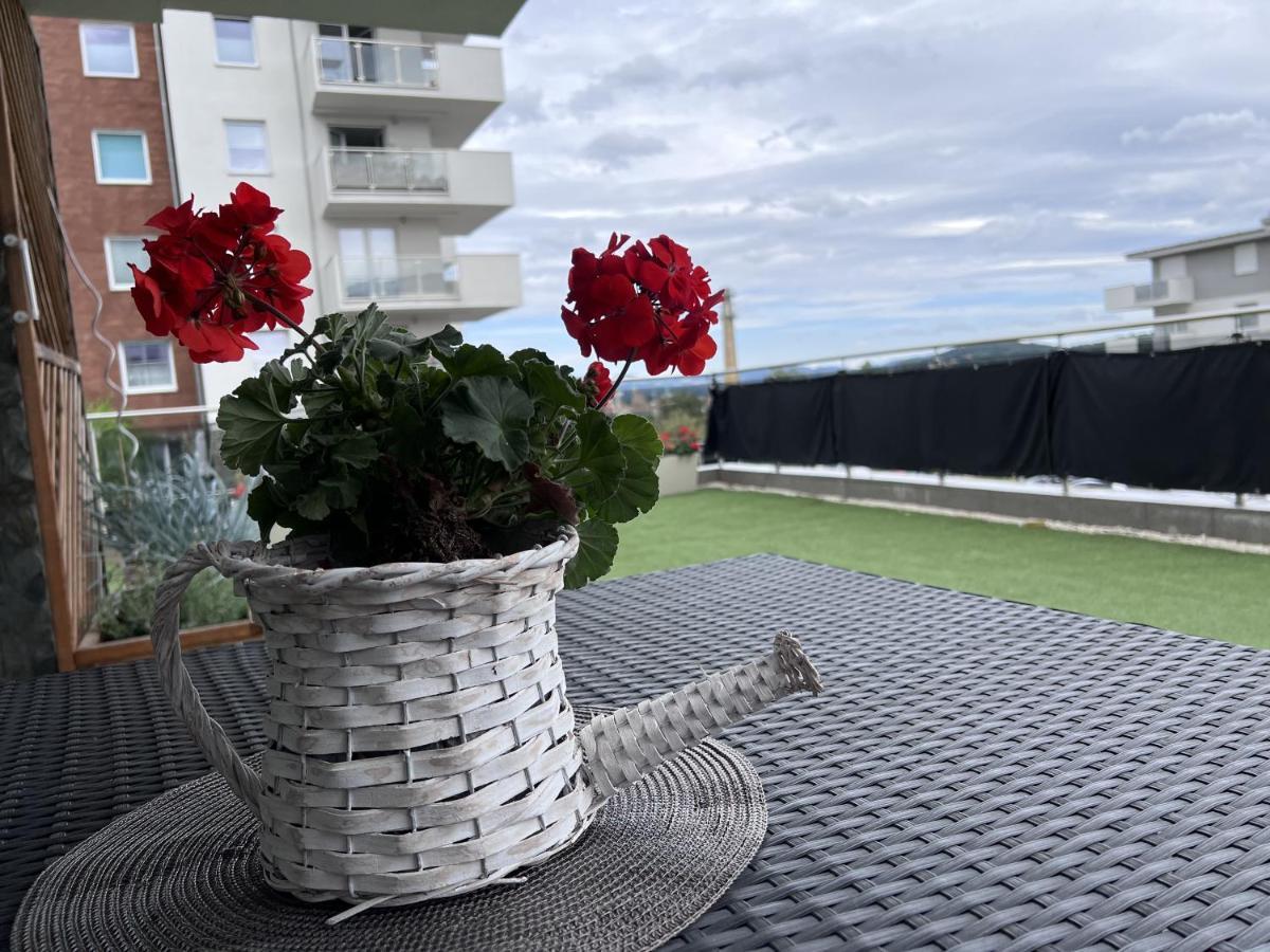Apartament Z Tarasem Na Osiedlu Rakownica Jelenia Góra Exteriör bild