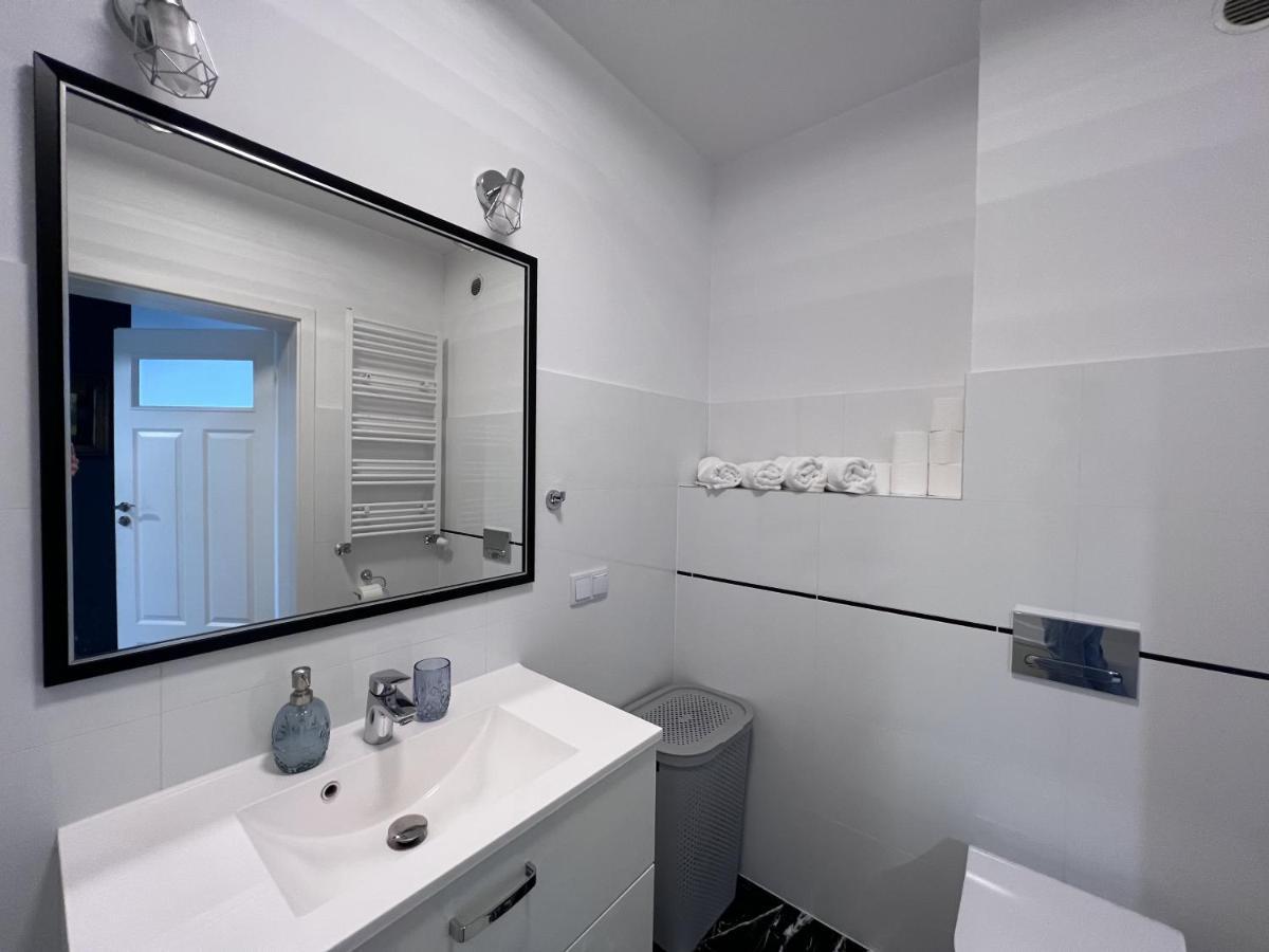 Apartament Z Tarasem Na Osiedlu Rakownica Jelenia Góra Exteriör bild