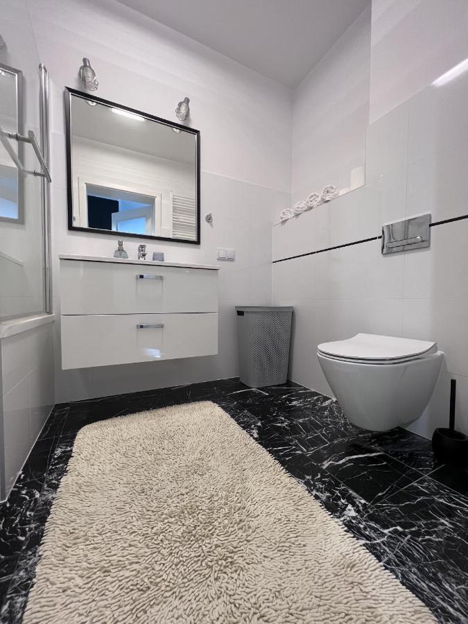 Apartament Z Tarasem Na Osiedlu Rakownica Jelenia Góra Exteriör bild